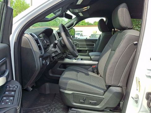 New 2026 RAM 2500 Big Horn AWD/4WD image 10