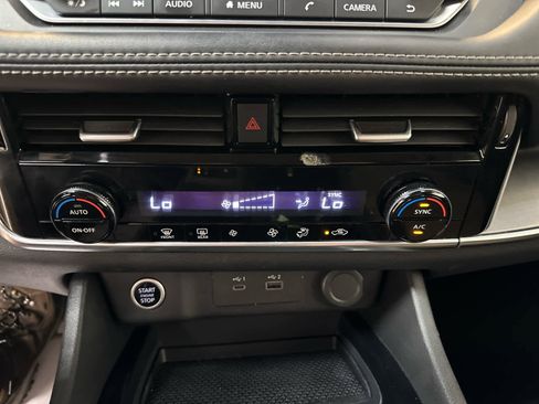 Certified 2023 Nissan Rogue SV image 17