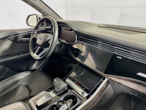 Used 2019 Audi Q8 Prestige AWD/4WD image 30
