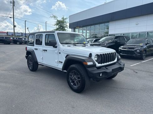 Used 2025 Jeep Wrangler Unlimited Sport AWD/4WD image 1