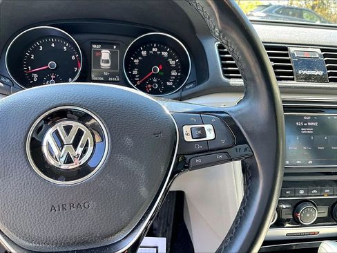 Used 2019 Volkswagen Passat 2.0T Wolfsburg FWD image 17