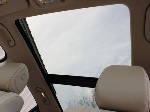 Used 2024 Mercedes-Benz GLE 450e 4MATIC w/ Warmth & Comfort Package image 20