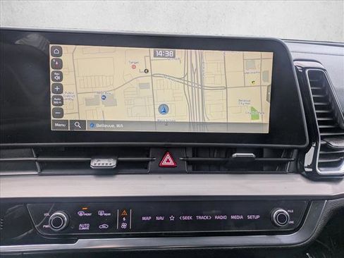 Used 2023 Kia Sportage EX image 17