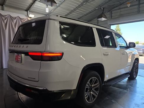 Used 2024 Jeep Wagoneer Series II w/ Flexible Seating Group RWD image 3