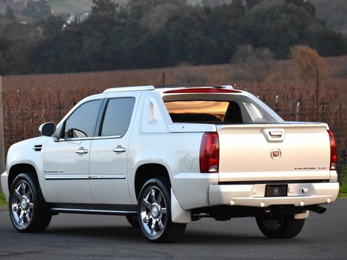 Used 2007 Cadillac Escalade EXT w/ Climate Package image 11