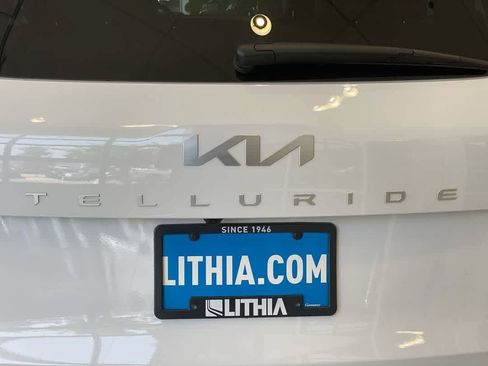 Used 2024 Kia Telluride SX Prestige X-Pro AWD/4WD image 11