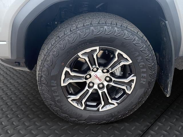 Used 2025 GMC Canyon AT4 w/ AT4 Premium Package AWD/4WD image 36