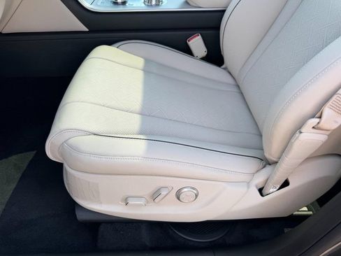 Certified 2026 Genesis GV80 2.5T Advanced AWD/4WD image 9