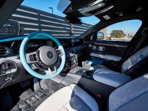 Used 2025 Rolls-Royce Ghost image 2