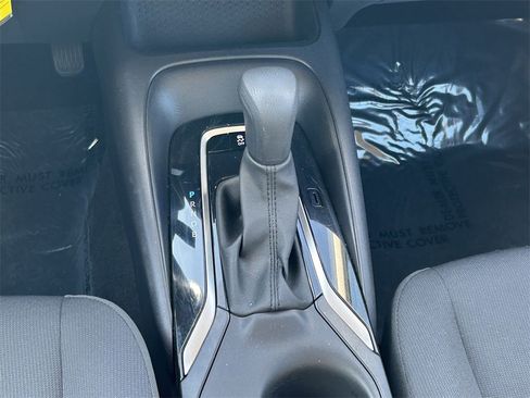 Used 2025 Toyota Corolla LE image 20