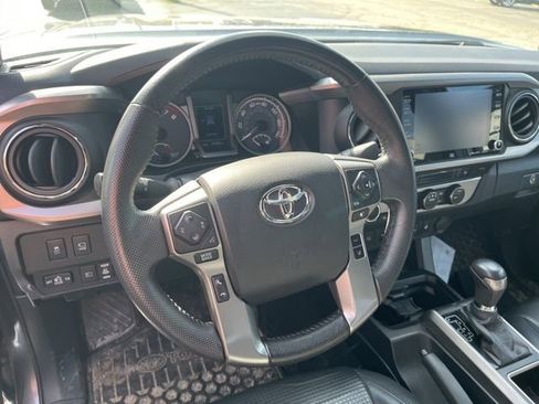 Used 2020 Toyota Tacoma Limited AWD/4WD image 11