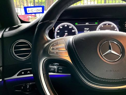 Used 2017 Mercedes-Benz S 550 Sedan image 23