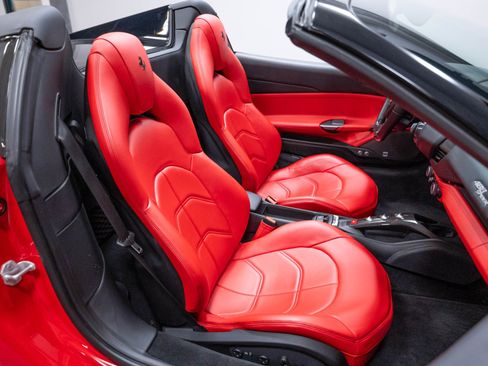 Used 2018 Ferrari 488 Spider RWD image 31