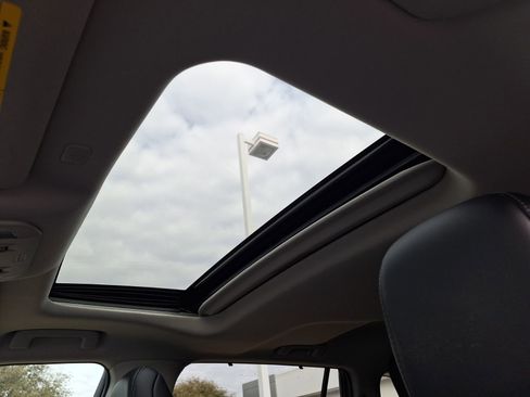 Used 2020 Toyota Highlander Limited image 34