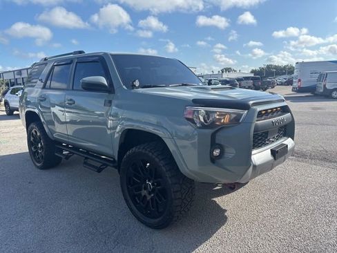Used 2022 Toyota 4Runner TRD Off-Road AWD/4WD image 3