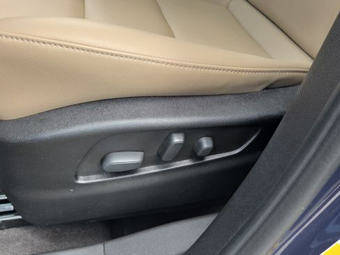 Used 2024 Cadillac XT4 Luxury FWD image 10