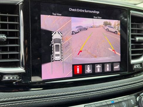 Used 2022 Chrysler Pacifica Limited FWD image 13