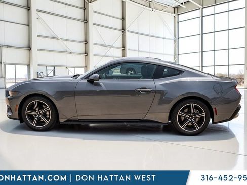 Used 2025 Ford Mustang Premium RWD image 2