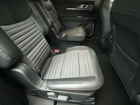 New 2026 Ford Explorer ST-Line w/ ST-Line Street Pack image 15