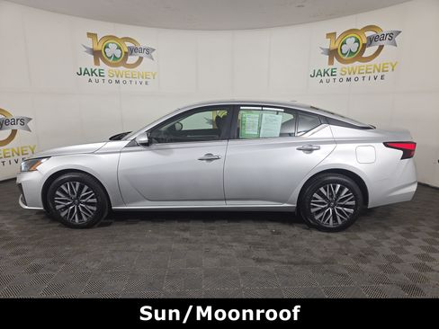 Used 2023 Nissan Altima 2.5 SV w/ SV Premium Package AWD/4WD image 6