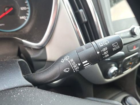 Used 2019 Chevrolet Equinox LS w/ LS Convenience Package image 39