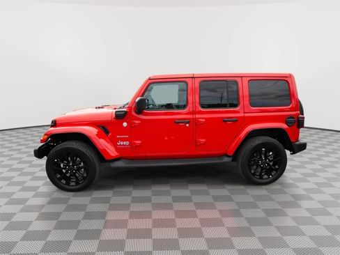 Used 2024 Jeep Wrangler Unlimited Sahara w/ Technology Group AWD/4WD image 8