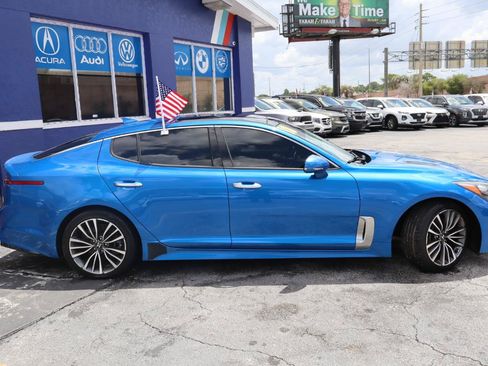 Used 2018 Kia Stinger Premium RWD image 2