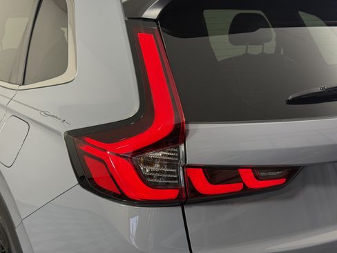 Used 2025 Honda CR-V Sport-L image 8