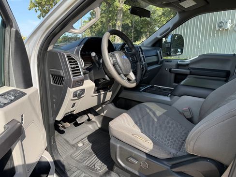 Used 2018 Ford F350 XLT w/ XLT Premium Package AWD/4WD image 8