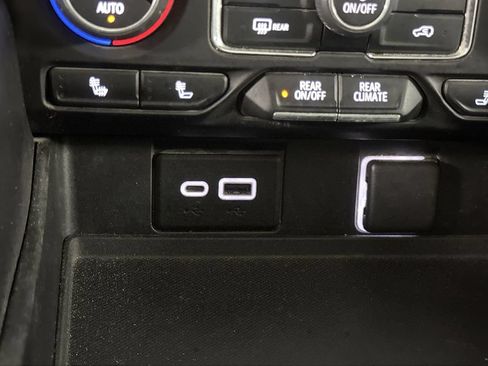 Used 2021 Chevrolet Tahoe Z71 w/ Z71 Signature Package AWD/4WD image 62