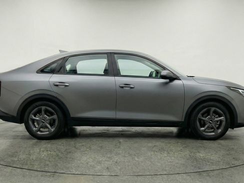 Used 2025 Kia K4 LXS image 11