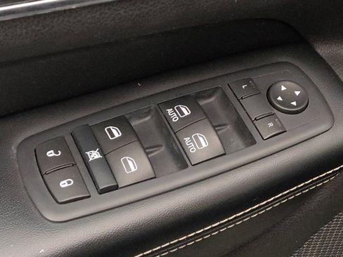 Used 2017 Jeep Grand Cherokee Limited image 27