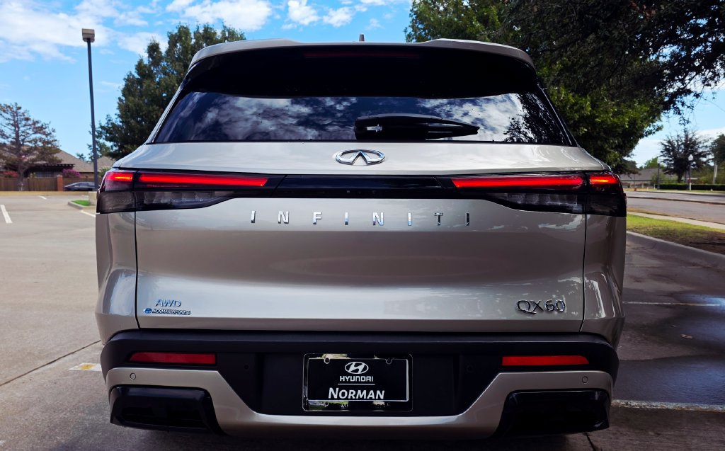 Used 2025 INFINITI QX60 Luxe AWD/4WD image 13