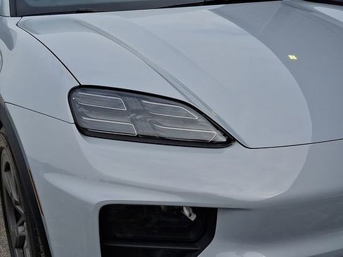 Certified 2024 Porsche Macan 4 Electric image 11