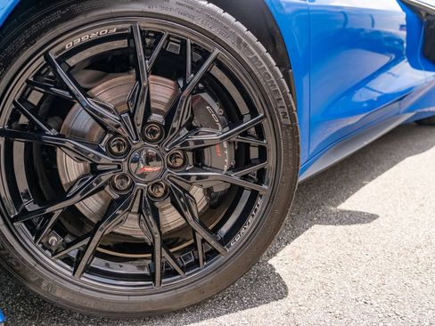 Used 2024 Chevrolet Corvette Stingray Preferred Cpe w/ Z51 Performance Package RWD image 4