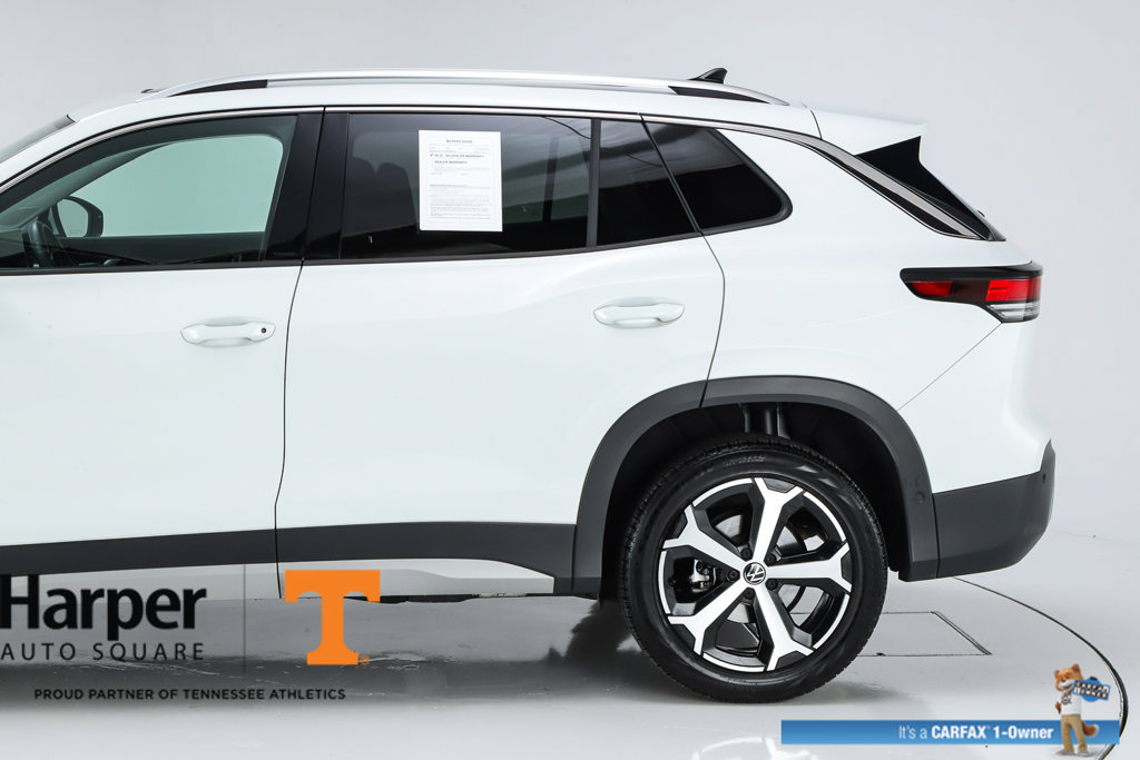 New 2025 Volkswagen Tiguan SE w/ Panoramic Sunroof Package AWD/4WD image 4