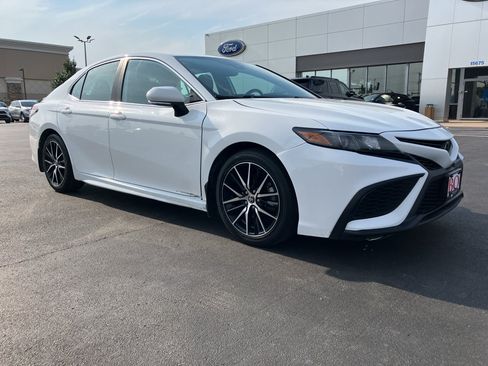 Used 2023 Toyota Camry SE w/ Cold Weather Package AWD/4WD image 8