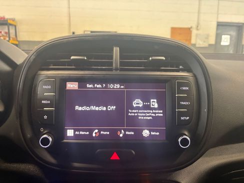 Used 2025 Kia Soul LX w/ LX Technology Package image 20