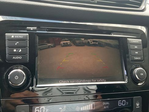 Used 2019 Nissan Rogue SV FWD image 27