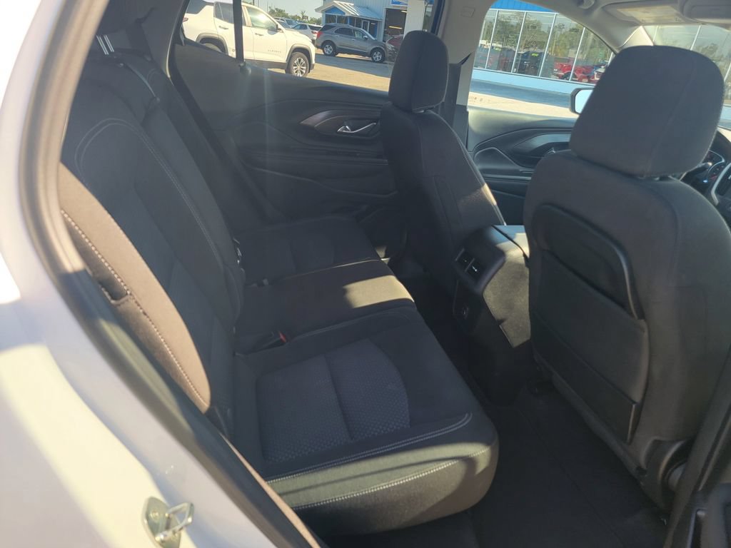 Used 2023 GMC Terrain SLE w/ Driver Convenience Package FWD image 6
