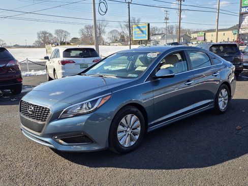 Used 2016 Hyundai Sonata SE image 1