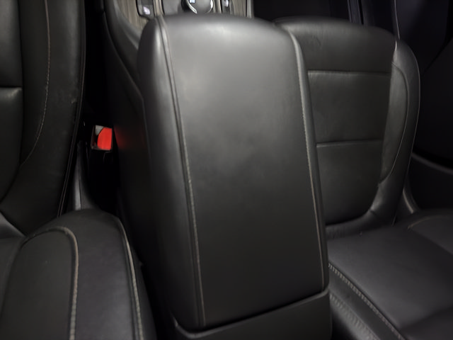 Used 2020 GMC Acadia SLT FWD image 18