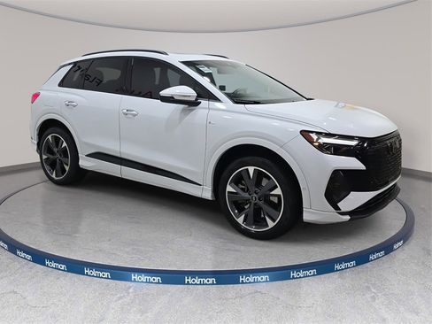 Used 2024 Audi Q4 e-tron Premium Plus w/ Premium Plus image 4