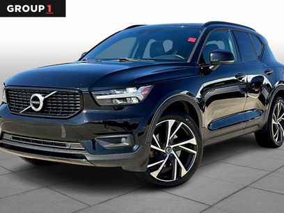 Used 2019 Volvo XC40 T4 R-Design