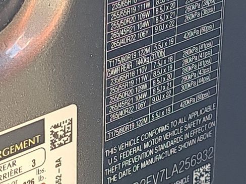 Used 2020 Land Rover Range Rover Velar S image 19