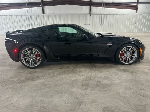 Used 2015 Chevrolet Corvette Z06 w/ 3LZ Preferred Equipment Group image 6