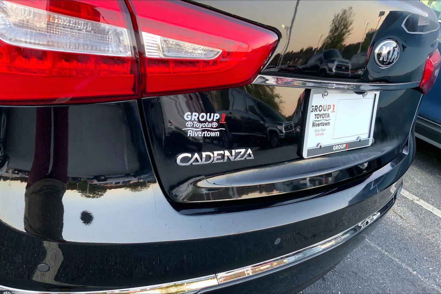 Used 2015 Kia Cadenza Premium w/ Luxury Package FWD image 28