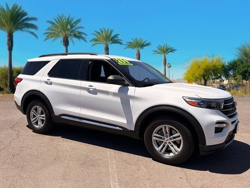 Certified 2021 Ford Explorer XLT w/ Equipment Group 202A AWD/4WD image 7