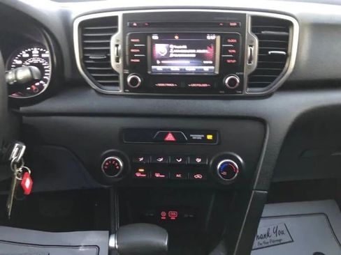 Used 2018 Kia Sportage LX image 5