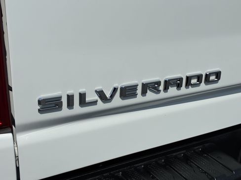 Used 2025 Chevrolet Silverado 2500 LT w/ Convenience Package AWD/4WD image 12